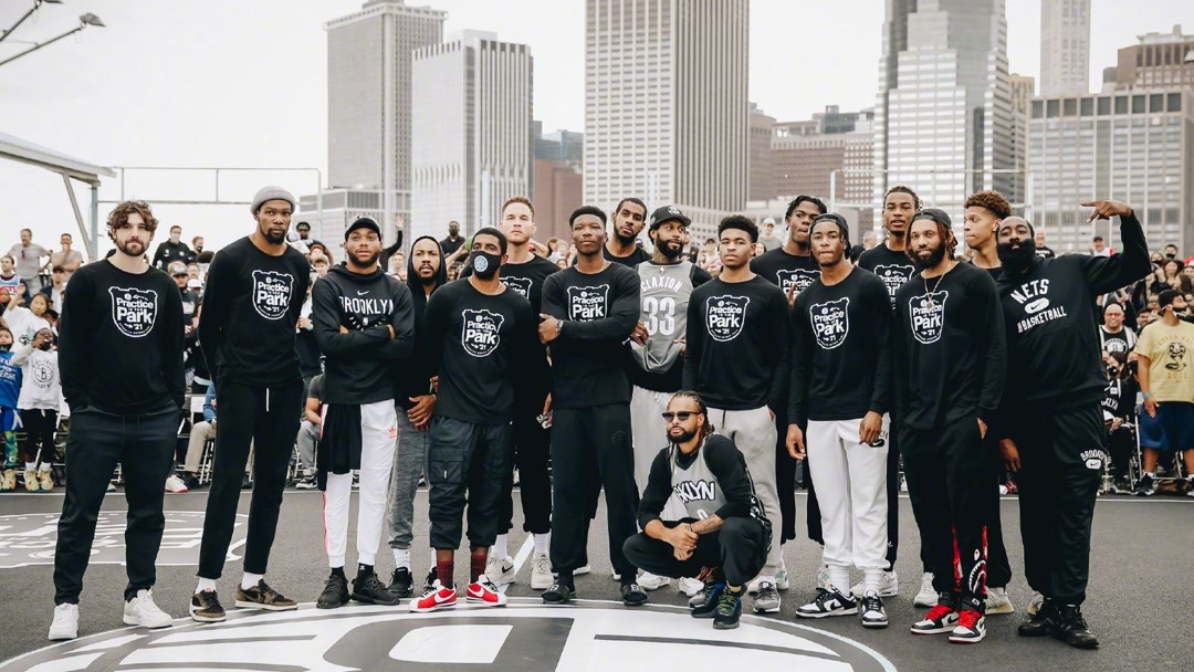 罗承担持球 罗承担持球